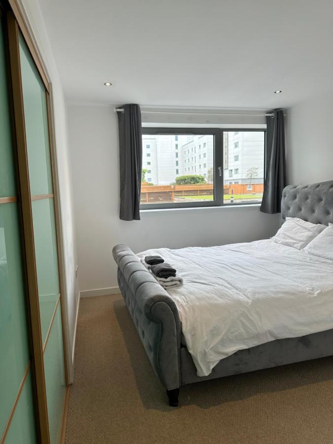 Stunning Waterfront Western Harbour Apartment เอดินบะระ ภายนอก รูปภาพ